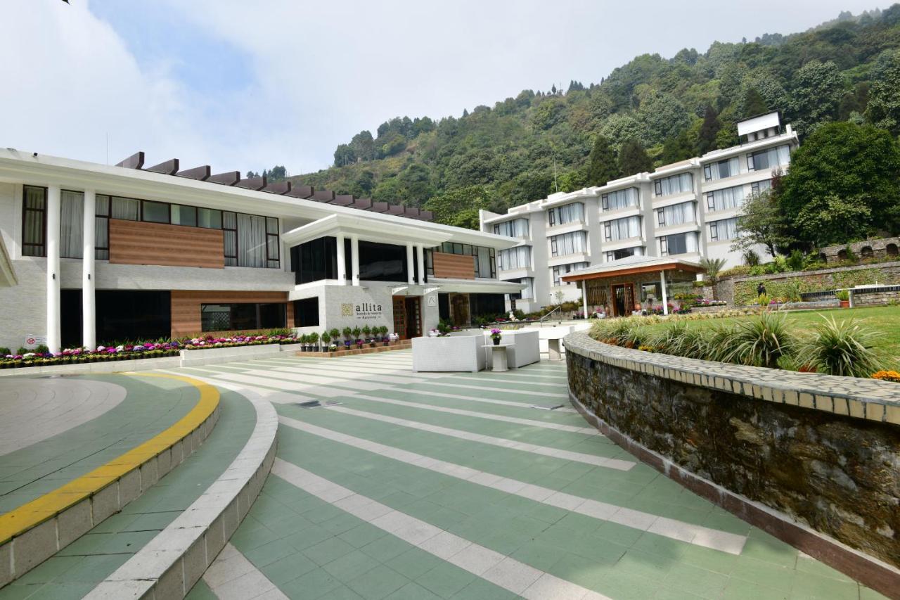 Allita Hotel & Resorts Kurseong Екстериор снимка